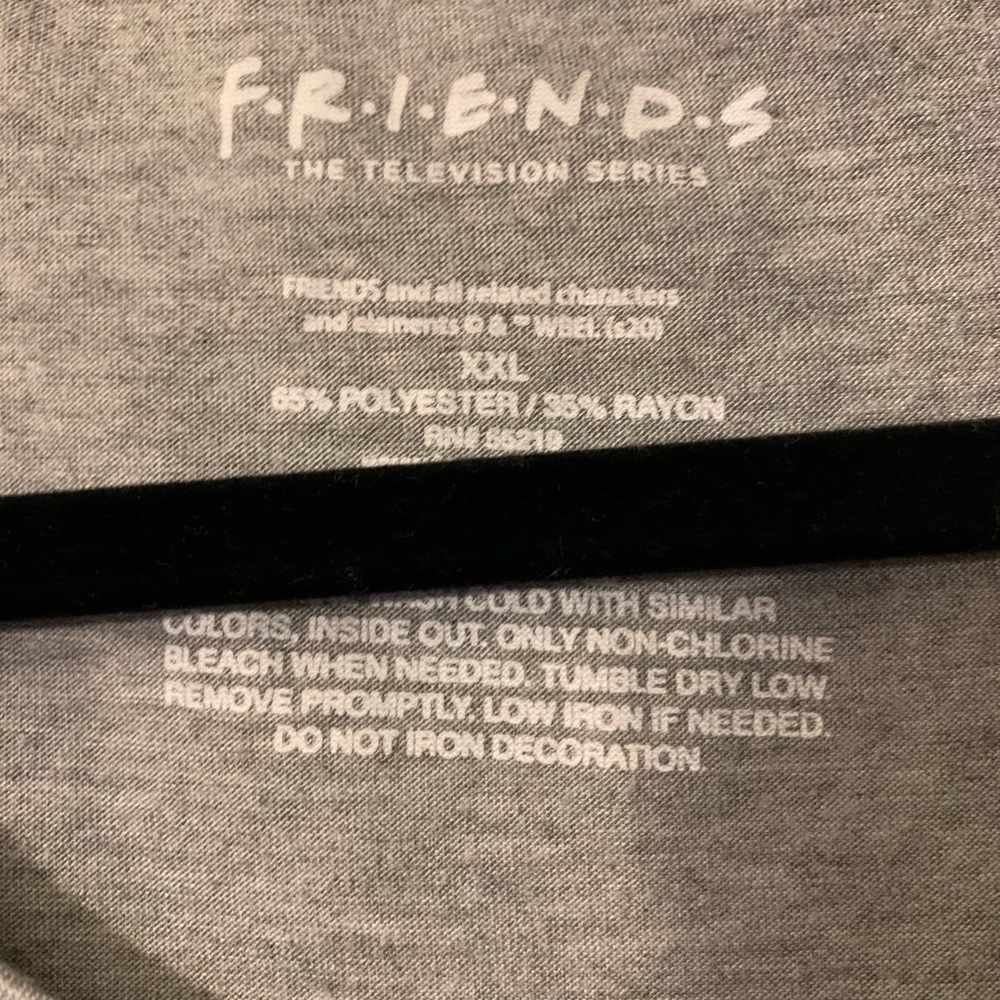 Friends tee - Picture 2 of 3